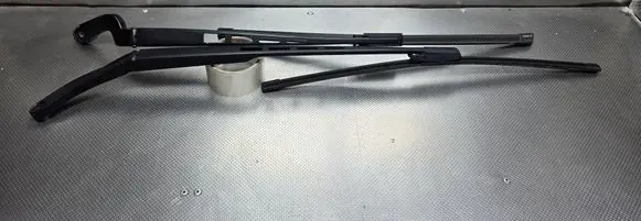 Audi A6 S6 C6 4F Front wiper blade arm 4F1955408A 4F1955407B