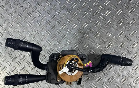 Wiper turn signal indicator stalk/switch