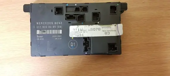 Mercedes-Benz E W211 Door control unit/module 2118208385