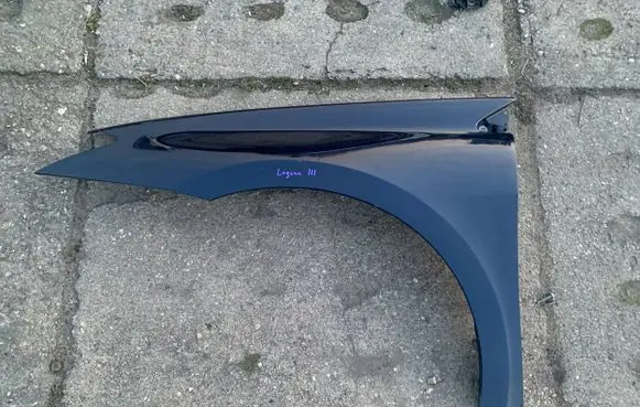 Renault Laguna III Fender