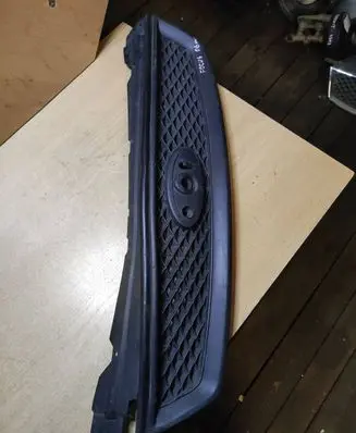 Ford Focus Front grill 4M518200BB M518138