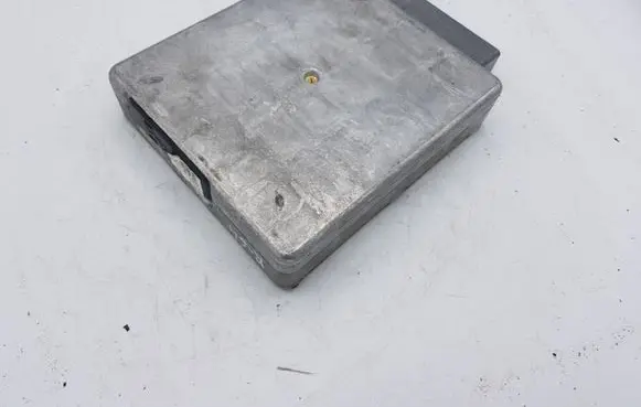 Mazda 626 Engine control unit/module FSJ118881D