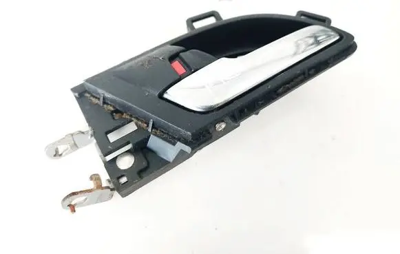 Honda CR-V Front door interior handle 
