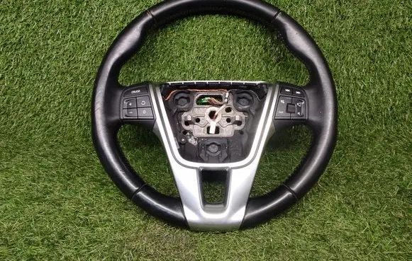 Volvo S60 Steering wheel 31250592 P31250592