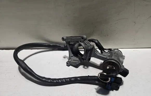 Mitsubishi Galant Ignition lock 336429