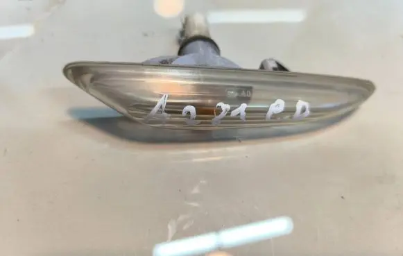 BMW X3 E83 Front fender indicator light