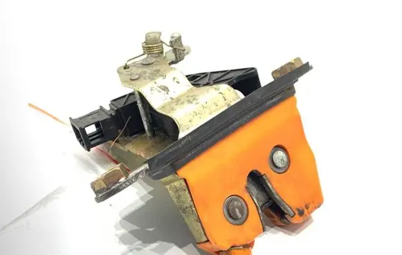 Skoda Octavia Mk1 (1U) Tailgate exterior lock 1U9827501F