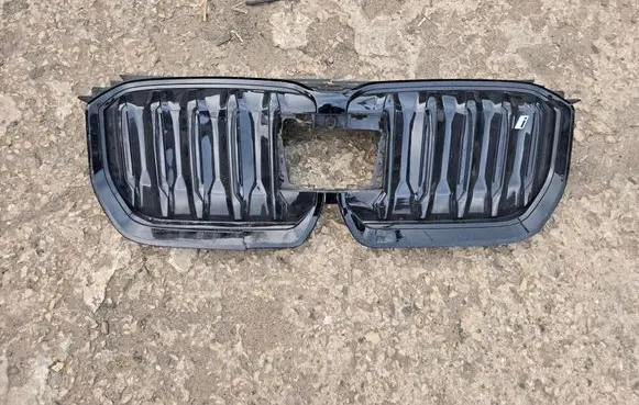 BMW iX1 Front bumper upper radiator grill