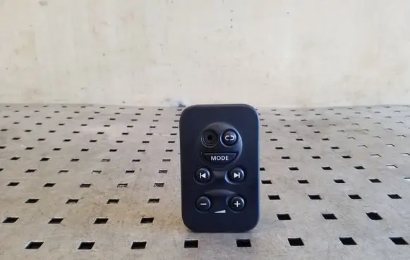 Land Rover Discovery 3 - LR3 Sound control switch XQF500040PVJ