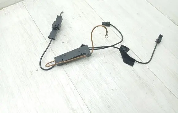 Mercedes-Benz C W204 Antenna control unit A2048708490 28124593