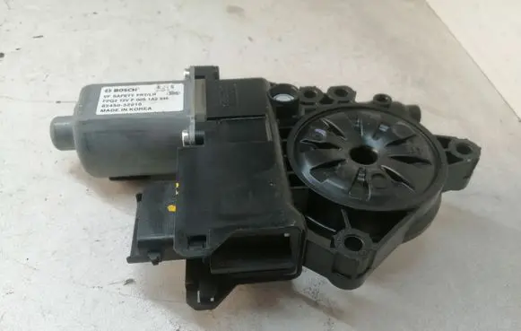 Hyundai i40 Front door window regulator motor 824503Z010 F00S1A2935
