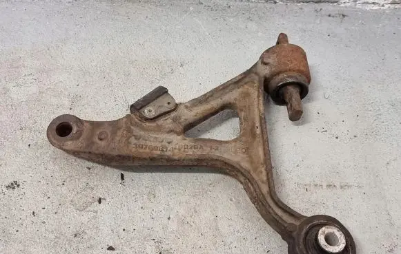 Volvo S60 Front lower control arm/wishbone 30760814