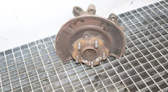 Toyota Avensis T270 Rear wheel hub
