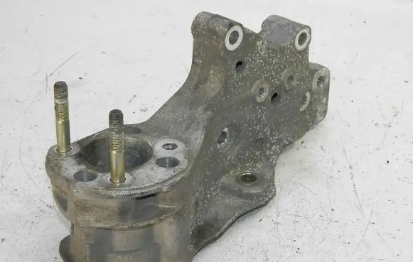 Fiat Stilo Engine mounting bracket