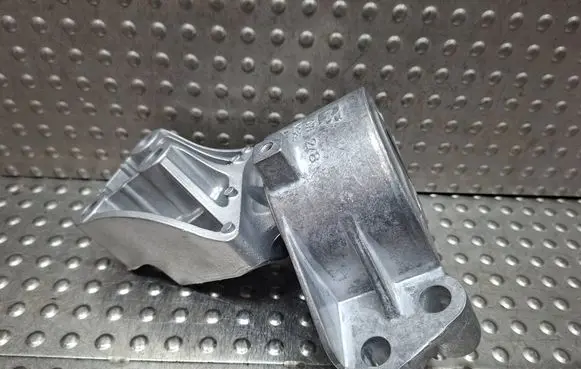 Fiat Doblo Engine mount bracket S27649795 517991100