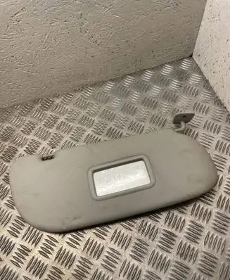 Sun visor