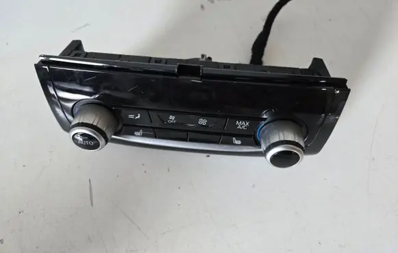 BMW 5 G30 G31 Climate control unit 6826900