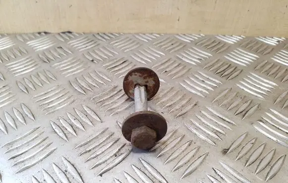 Volkswagen PASSAT B8 Rear suspension camber bolt 
