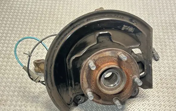 Front wheel hub