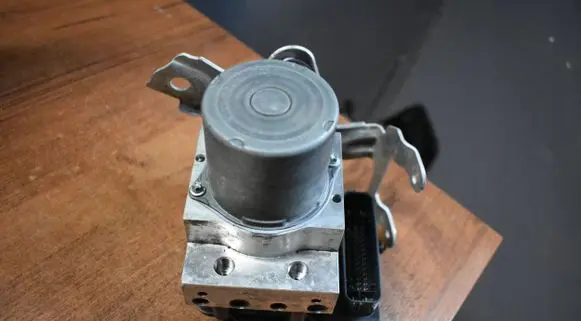 Porsche Cayenne (9Y0 9Y3) Master brake cylinder