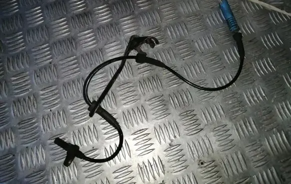 BMW 5 E60 E61 ABS brake wheel speed sensor 6908705