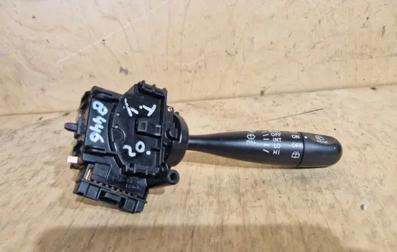 Toyota Yaris Wiper control stalk 173647