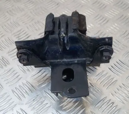 Volkswagen Polo V 6R Engine mount bracket 6R0199555