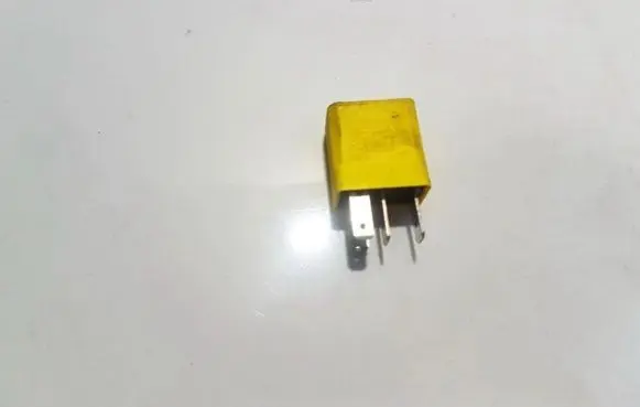 Opel Zafira A Other relay 24433728 702.22