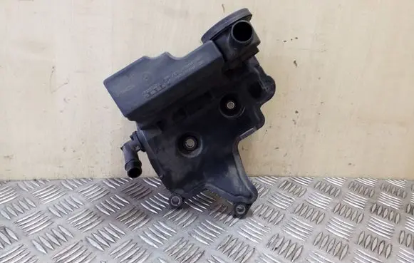 Peugeot 3008 I Oil breather separator 9671271480 9670033180