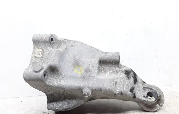 Mercedes-Benz C W204 Engine mounting bracket A6512233504