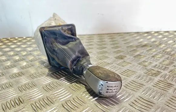 Suzuki Grand Vitara II Gear shifter/selector