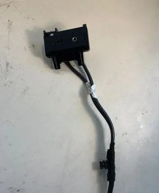 Porsche Cayenne (92A) AUX in-socket connector 7P5863797