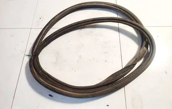 Jeep Grand Cherokee (WK) Rubber seal front coupe door 