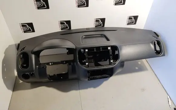 Volkswagen Tiguan Dashboard 5N1858295 5N1858669 301023
