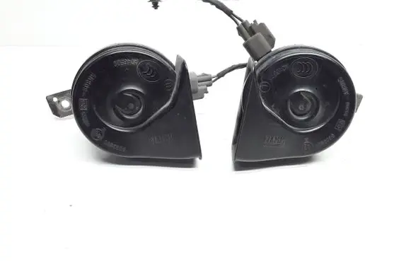 Volvo V70 Horn signal 08635072 08635071