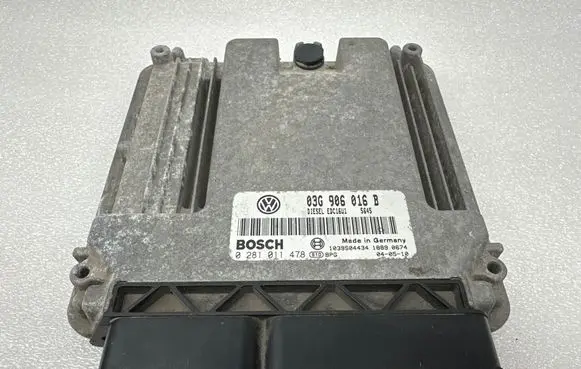 Volkswagen Touran I Engine control unit/module 03G906016B 1039S04434 0281011478