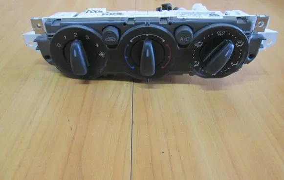 Ford Focus Climate control unit 3M5T19980AD