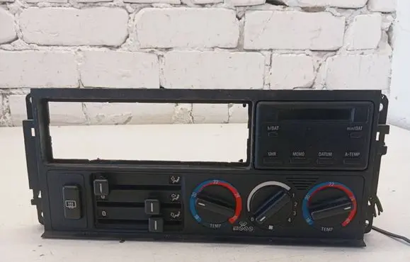 BMW 5 E34 Climate control unit 62131384141
