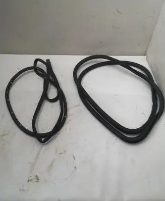 Jeep Cherokee Front door rubber seal