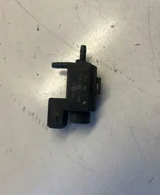 BMW 5 E60 E61 Turbo solenoid valve 72234100 1742712 03T154