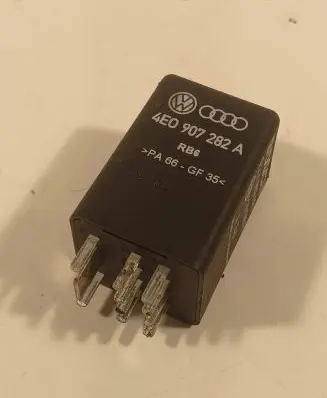 Audi A6 S6 C6 4F Glow plug pre-heat relay 4E0907282A 050621