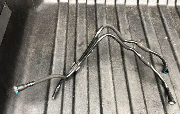 Land Rover Discovery 5 Engine coolant pipe/hose HPLA9P923CC