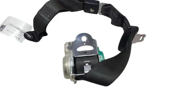 Middle seatbelt (rear)