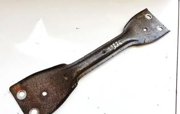 Volkswagen Golf Plus Engine mounting bracket