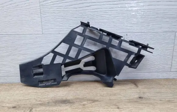 Mercedes-Benz A W176 Front bumper mounting bracket A1768850321