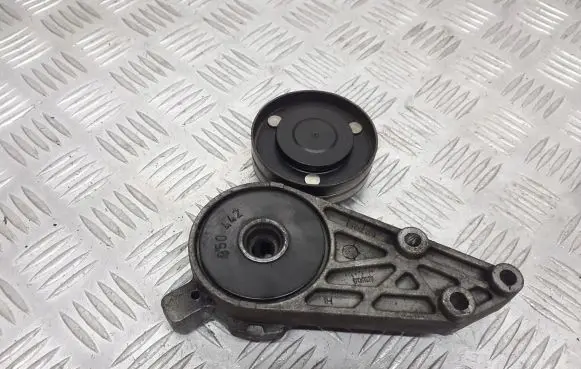 Audi A4 S4 B5 8D Front seatbelt 04423010-00