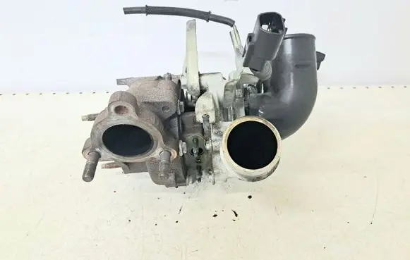 Toyota Avensis T270 Turbo 172010R080 VB38