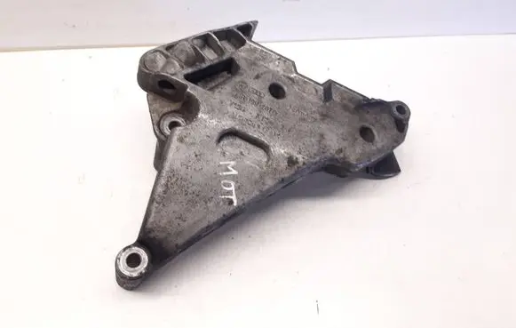 Volkswagen Golf V Engine mounting bracket 03G199207G
