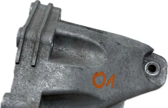 Hyundai Genesis Engine mount bracket 21826B1300
