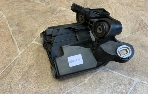 Mercedes-Benz E W212 ABS pump bracket A2124301710